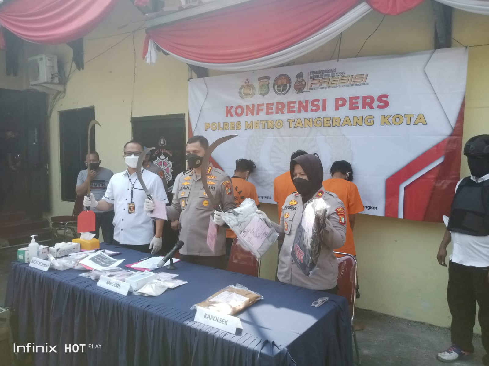 Kapolres Tangerang Kota Pimpin Konferensi Pers Kasus Pencurian Dengan Kekerasan (Begal)