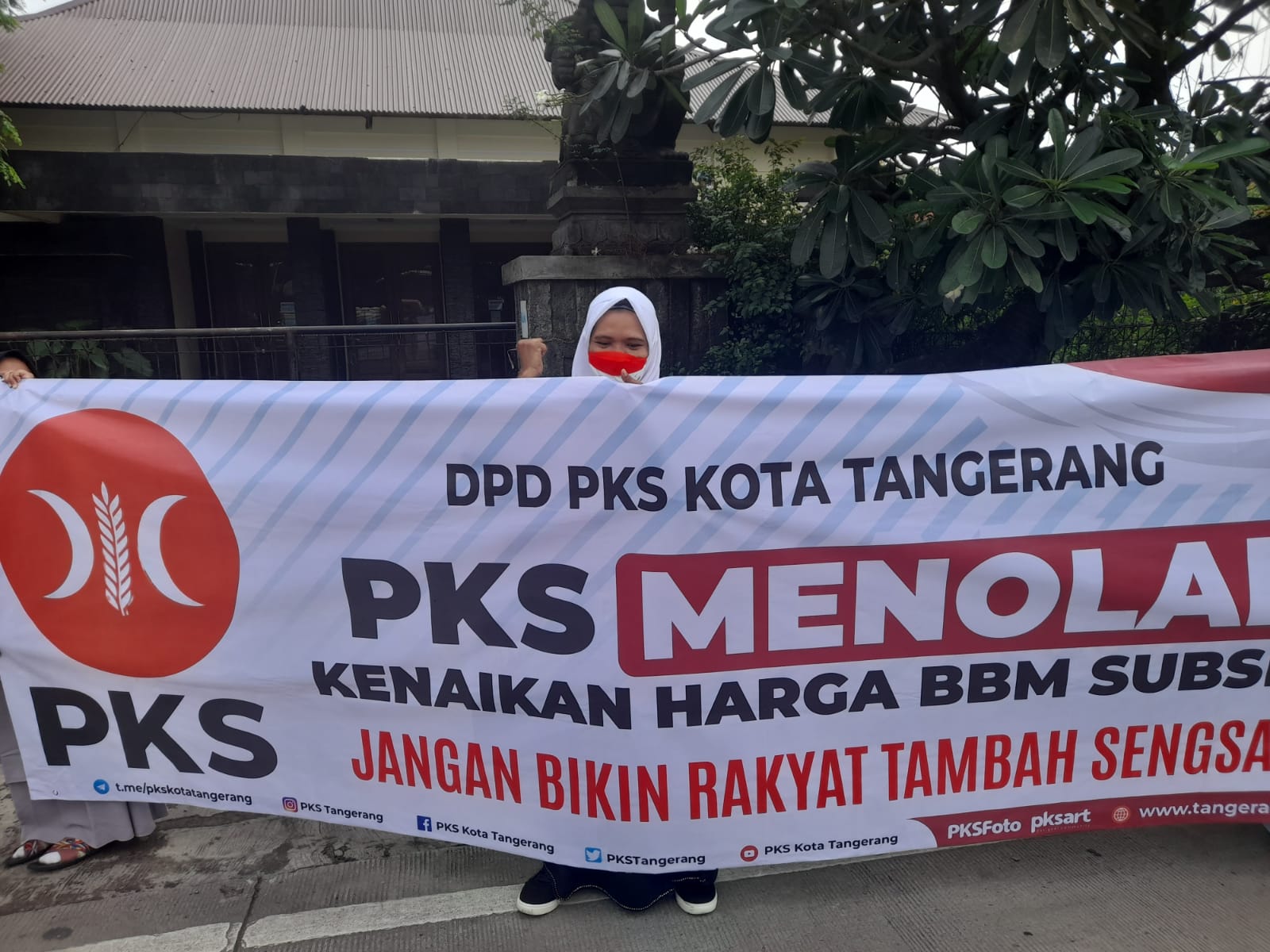 Seluruh Jajaran Pengurus,Kader dan Anggota PKS Menolak Kenaikan Harga BBM