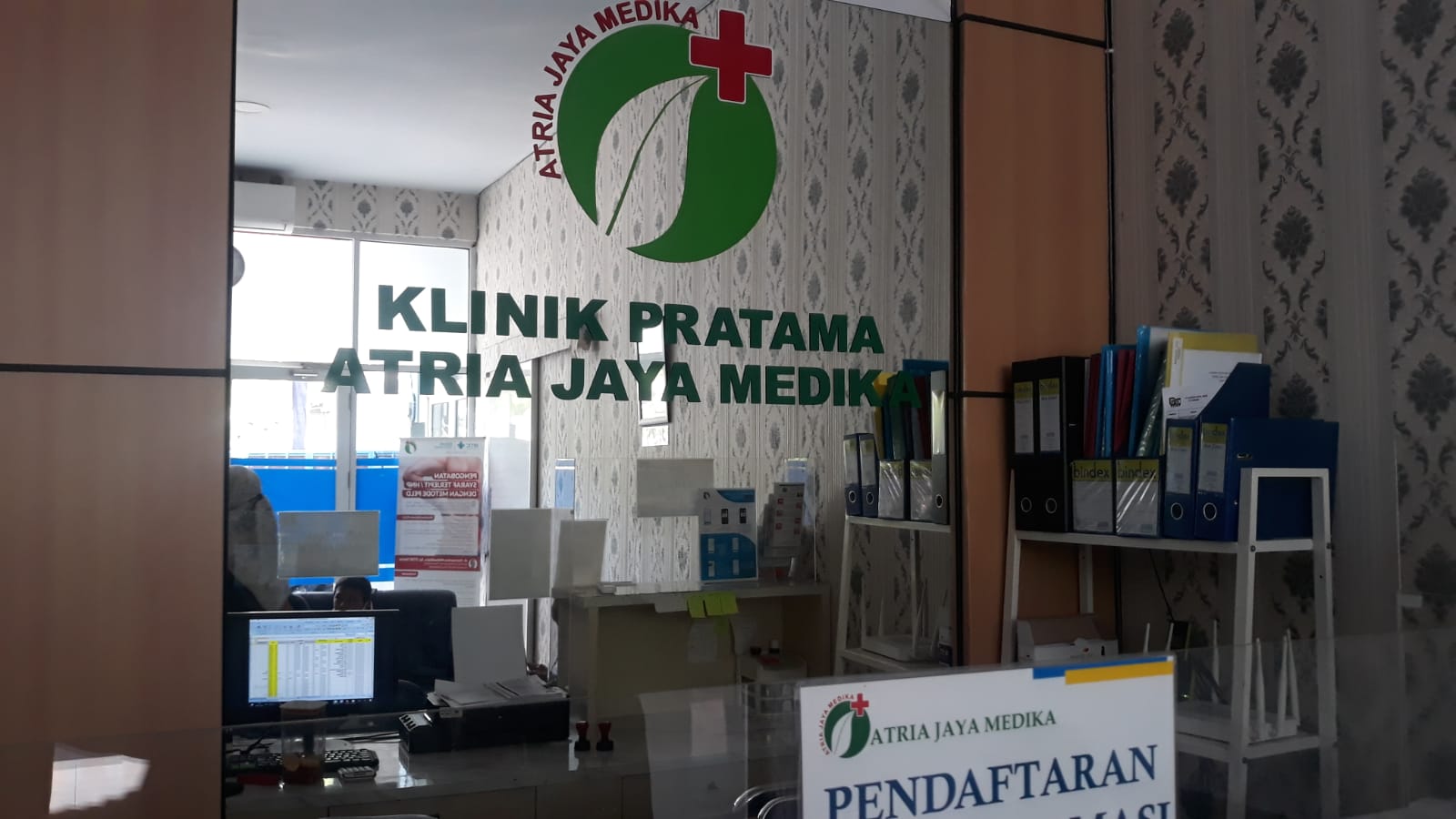 Relawan Kesehatan Indonesia Bersama Klinik Pratama Atria Jaya Medika Adakan Rutin Khitan Massal Gratis