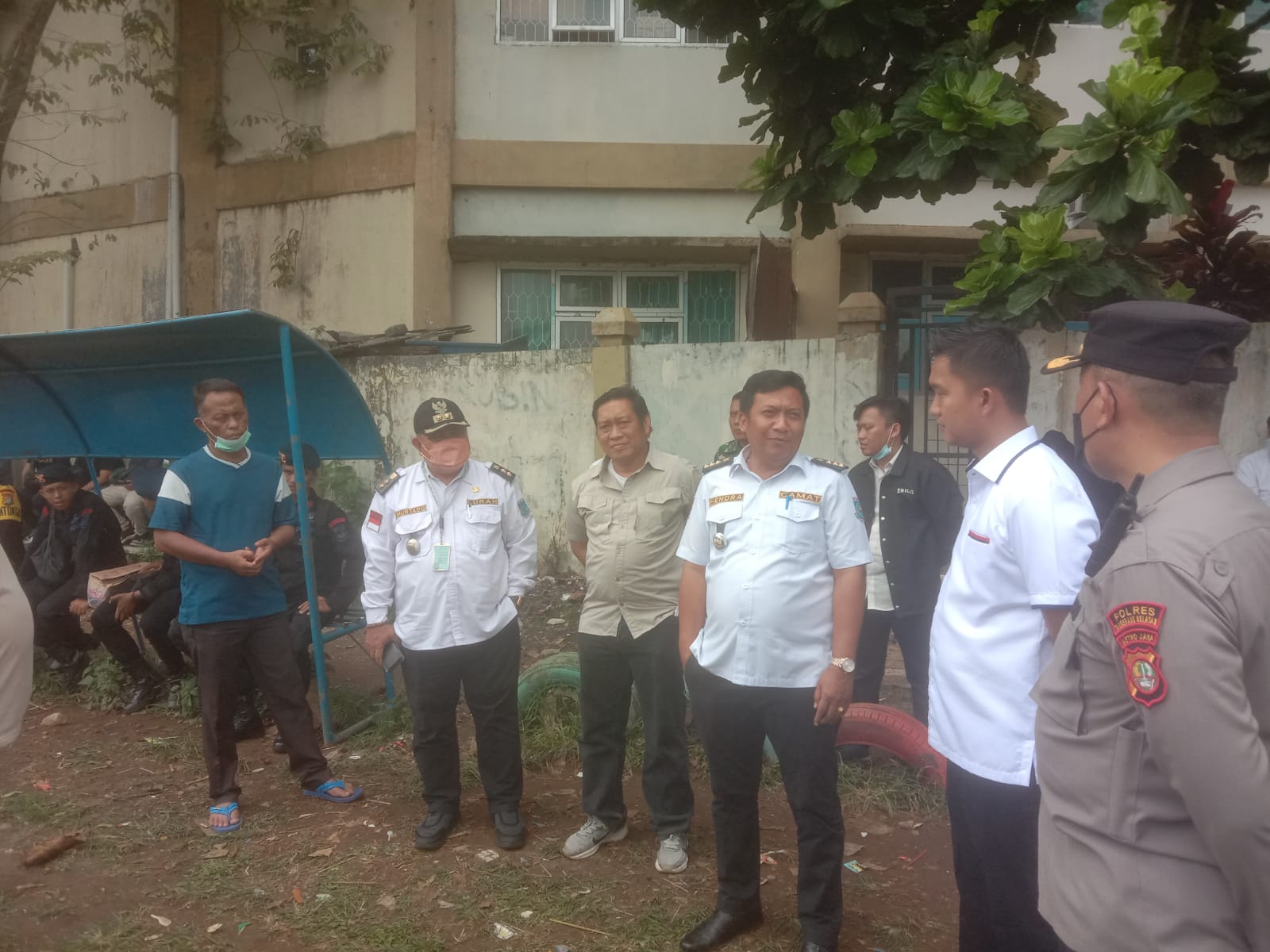 WARGA PONDOK KACANG TIMUR MENGECAM TINDAKAN PENYIDIK POLRES TANGSEL TERHADAP PENGUKURAN YANG TERKESAN DI PAKSAKAN