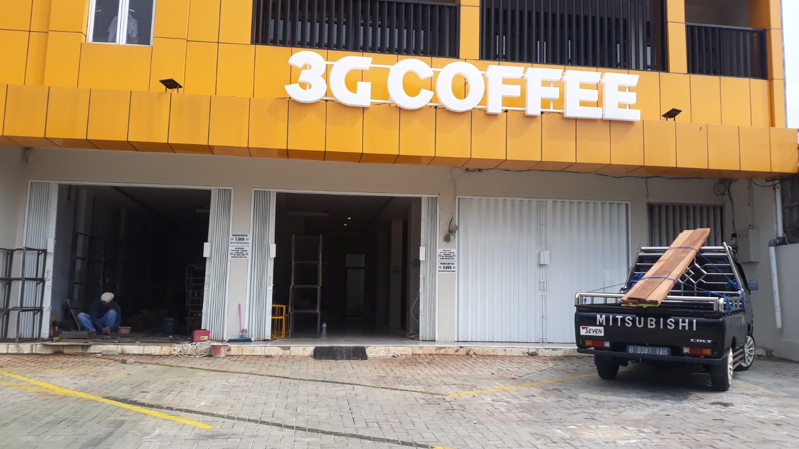 Ada Apa Dengan Kasie Trantib Kecamatan Karang Tengah Terkait Pembangunan 3G Coffe dan Karaoke