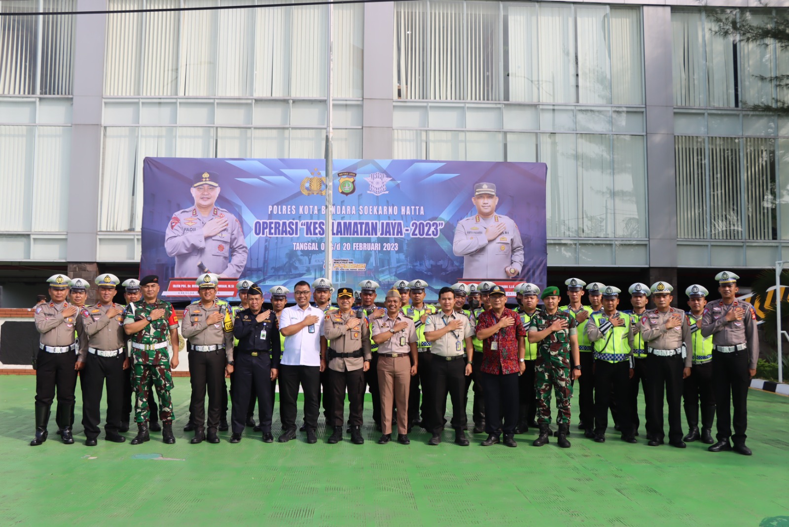 Polresta Bandara Soekarno Hatta Laksanakan Apel Gelar Pasukan Operasi Keselamatan Jaya 2023