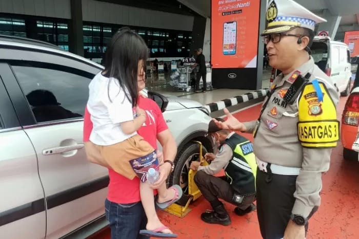 Hari Kedua Operasi Keselamatan Jaya 2023 di Polresta Bandara Soekarno Hatta Temukan 19 Pelanggaran dan Memberikan Teguran Simpatik