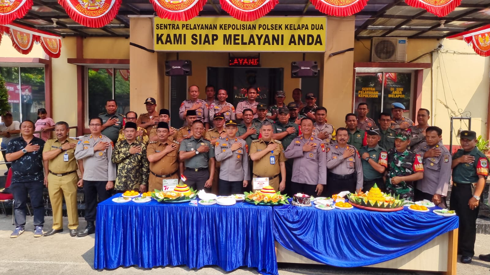 Acara Tasyakuran Dalam Rangka Perayaan Hari Bhayangkara Ke 77 Di Kapolsek Kelapa Dua