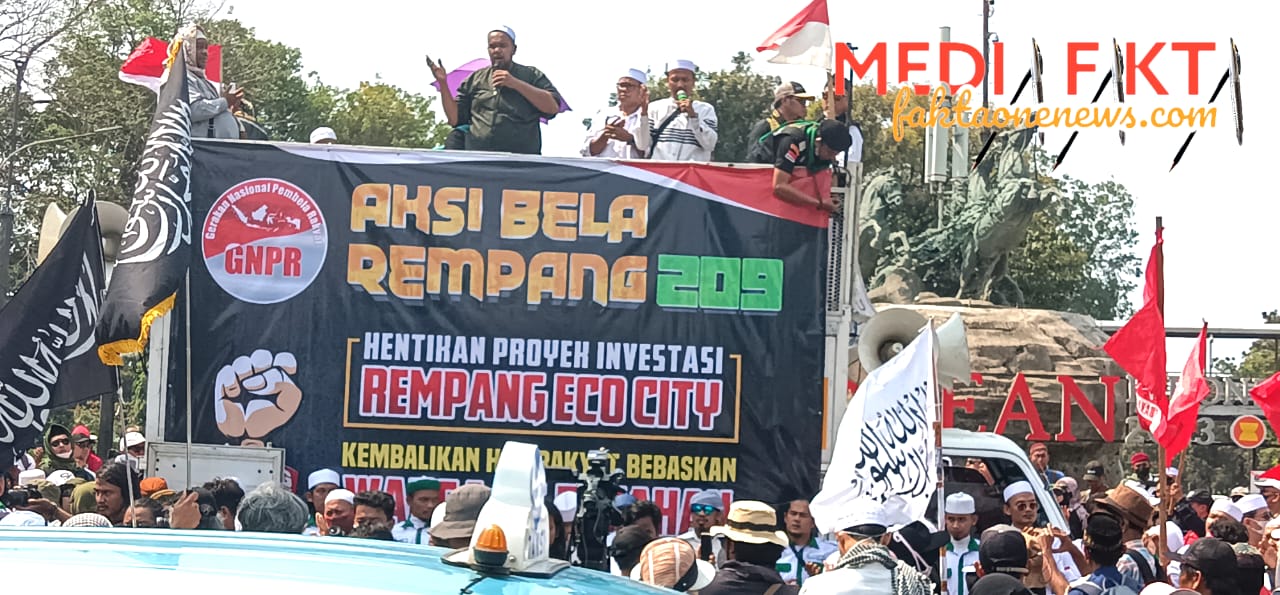 MASSA GNPR (GERAKAN NASIONAL PEMBELA RAKYAT) GELAR AKSI UNJUK RASA BERTAJUK “AKSI BELA REMPANG 209” DI PATUNG KUDA JAKARTA