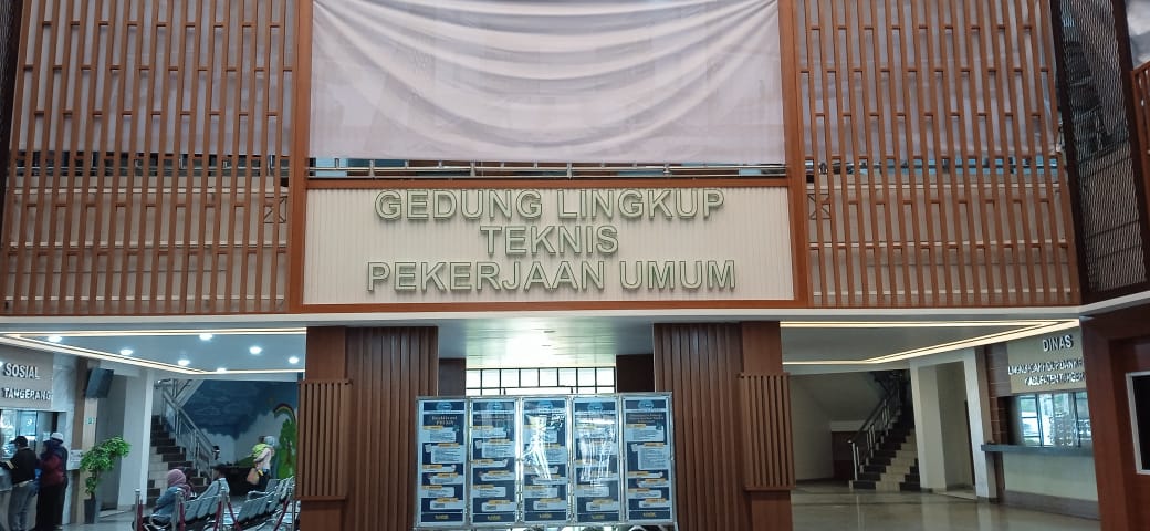 KANTOR GEDUNG BINAMARGA KAB.TANGERANG  YANG BARU DI RENOVASI TERKESAN SEPI ATAS KEGIATAN