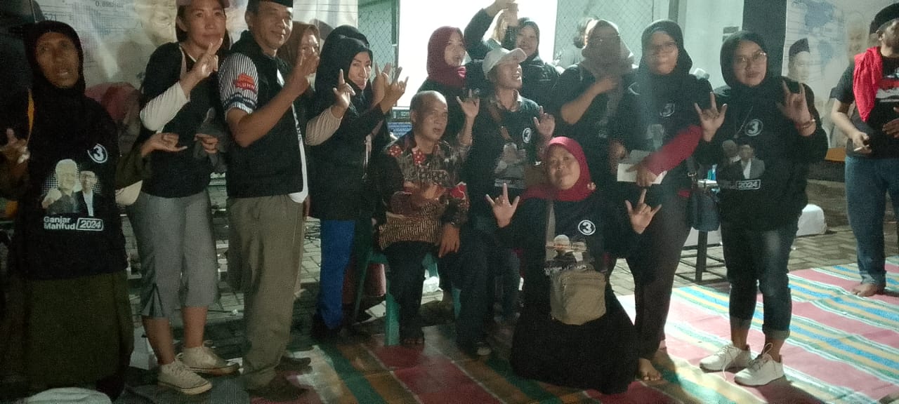 Relawan Surgama Banten Cipondoh Kota Tangerang Gelar Nonton Bareng (NOBAR) Debat Capres & Cawapres Ke 3