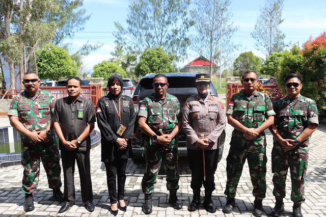 Kapolres Buru sambut Kunjungan Komandan Korem 151/Binaya di Kabupaten Buru dalam Rangka Penutupan TMMD ke-120