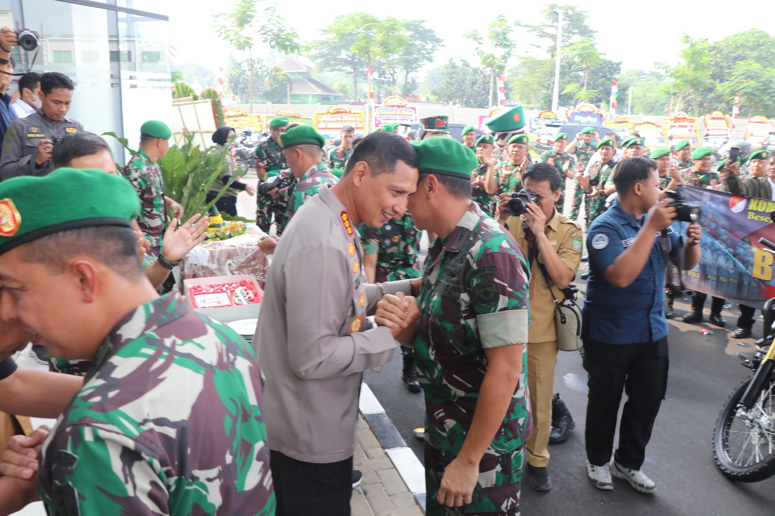 TNI Serbu Kantor Polres Metro Tangerang Kota, Kapolres: Kaget dan Bahagia