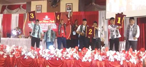 Pengundian dan Penetapan Nomor Urut Paslon Bupati dan Wakil Bupati Tahun 2024 di Gelar KPU Buru