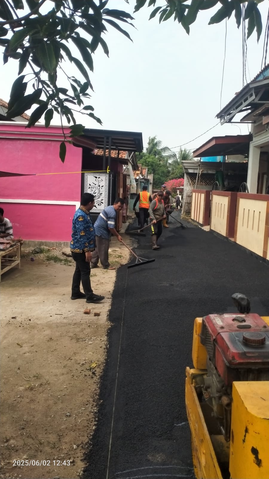 Warga Sambut Baik Langkah Pemerintah Desa Karang Anyar, Atas Diresmikannya Pembagunan Jalan Hotmix