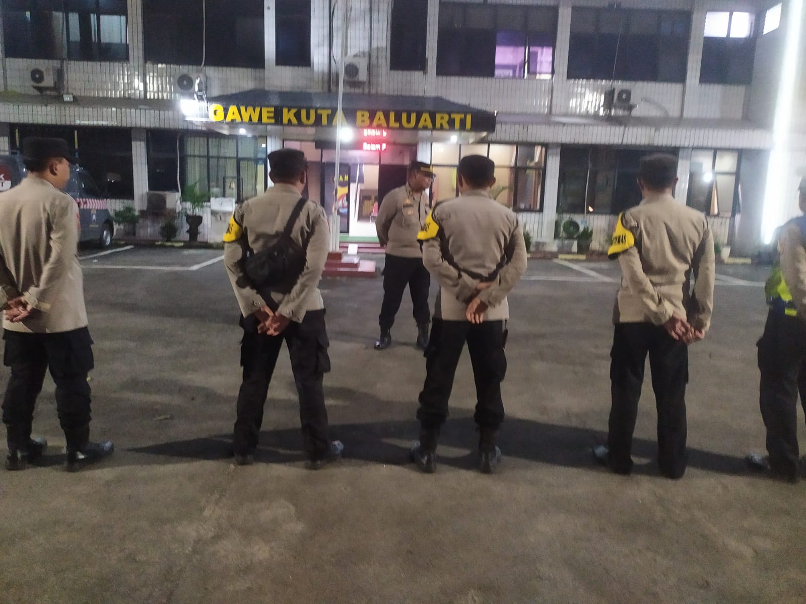 Personil Polsek Balaraja Giat Rutinitas Apel Malam Dalam Mengantisipasi Guantibmas di Wilayah