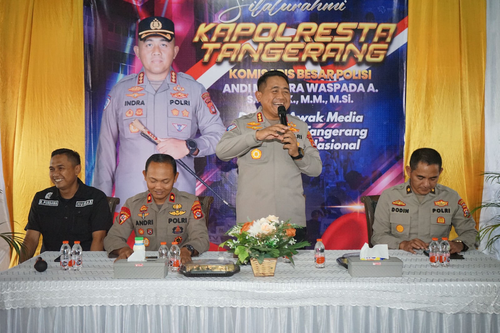Kapolresta Tangerang Dan Jajaranya Ngopi Bareng Bersama Awak Media