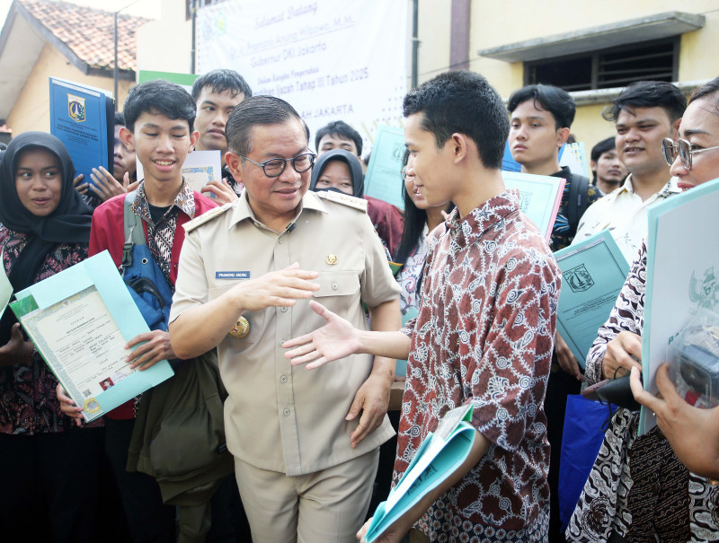Ijazah 1.897 Pelajar Jakarta Akhirnya Diserahkan Pemprov