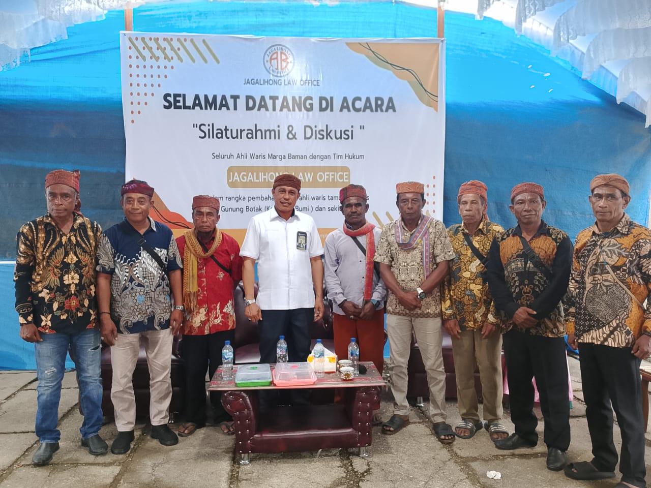 Silaturahim Dan Diskusi Seluruh Ahli Waris Marga Baman dengan Tim Hukum Jagalihong Law Office