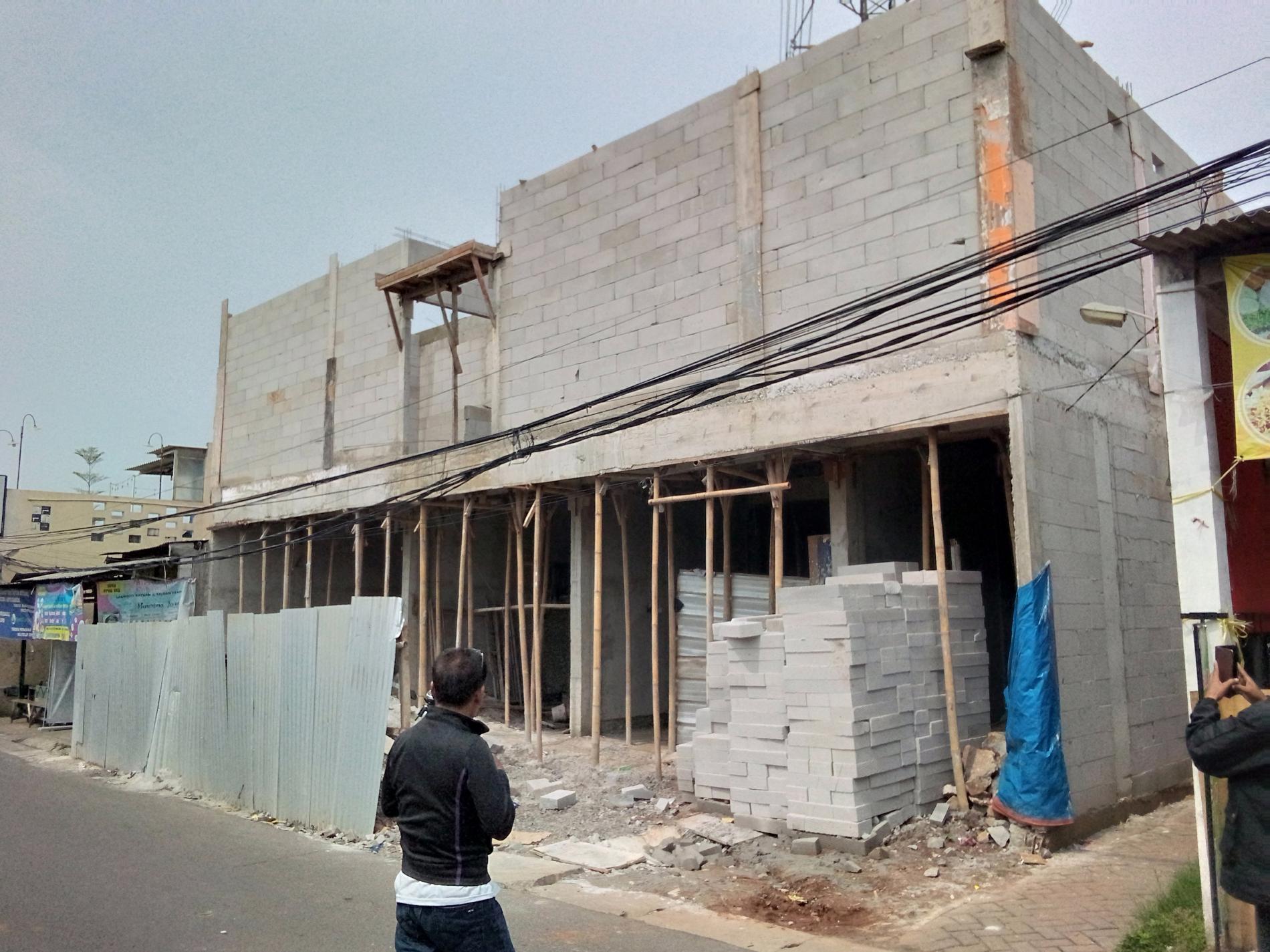 Proyek Ruko di Bawah SUTET Jalan Sunan Giri Diduga Tak Kantongi PBG, Trantib Karang Tengah Belum Bertindak Proyek Ruko di Bawah SUTET Jalan Sunan Giri Diduga Tak Kantongi PBG, Trantib Karang Tengah Belum Bertindak