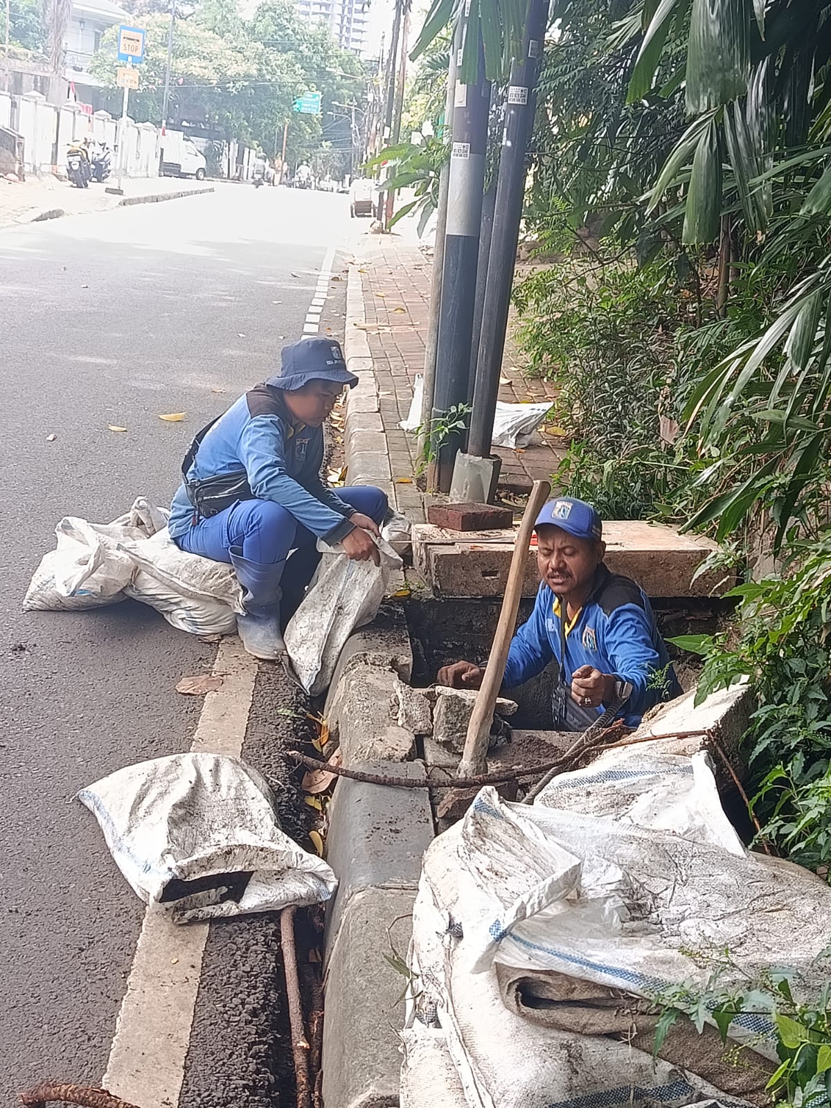 Permohonan Perbaikan Gangguan Saluran Drainase Rw 05 kelurahan Menteng Sesuai Dasar Usulan