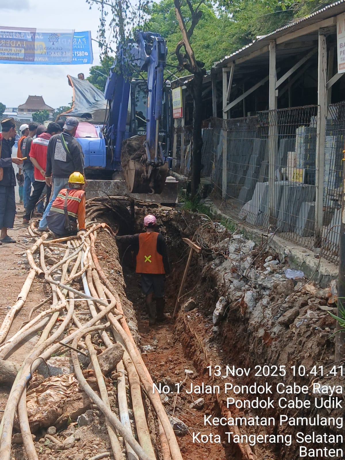 Proyek Pemasangan U-Ditch di Kota Tangerang Selatan Diduga Langgar SOP, Dan K 3 Keselamatan di Lokasi Proyek Pemasangan U-Ditch di Kota Tangerang Selatan Diduga Langgar SOP, Dan K 3 Keselamatan di Lokasi