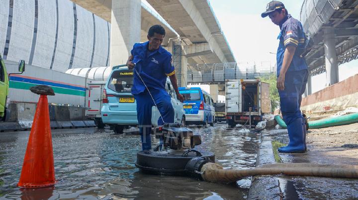 PEMKOT JAKUT TEKANKAN JALUR PROTOKOL TAK BOLEH LUMPUH SAAT BANJIR ROB
