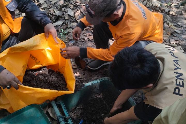 PEMERINTAH KOTA TANGERANG INTENSIFKAN PEMASANGAN KANTONG LUBANG BIOPORI DI SEPANJANG JALAN BENTENG BETAWI