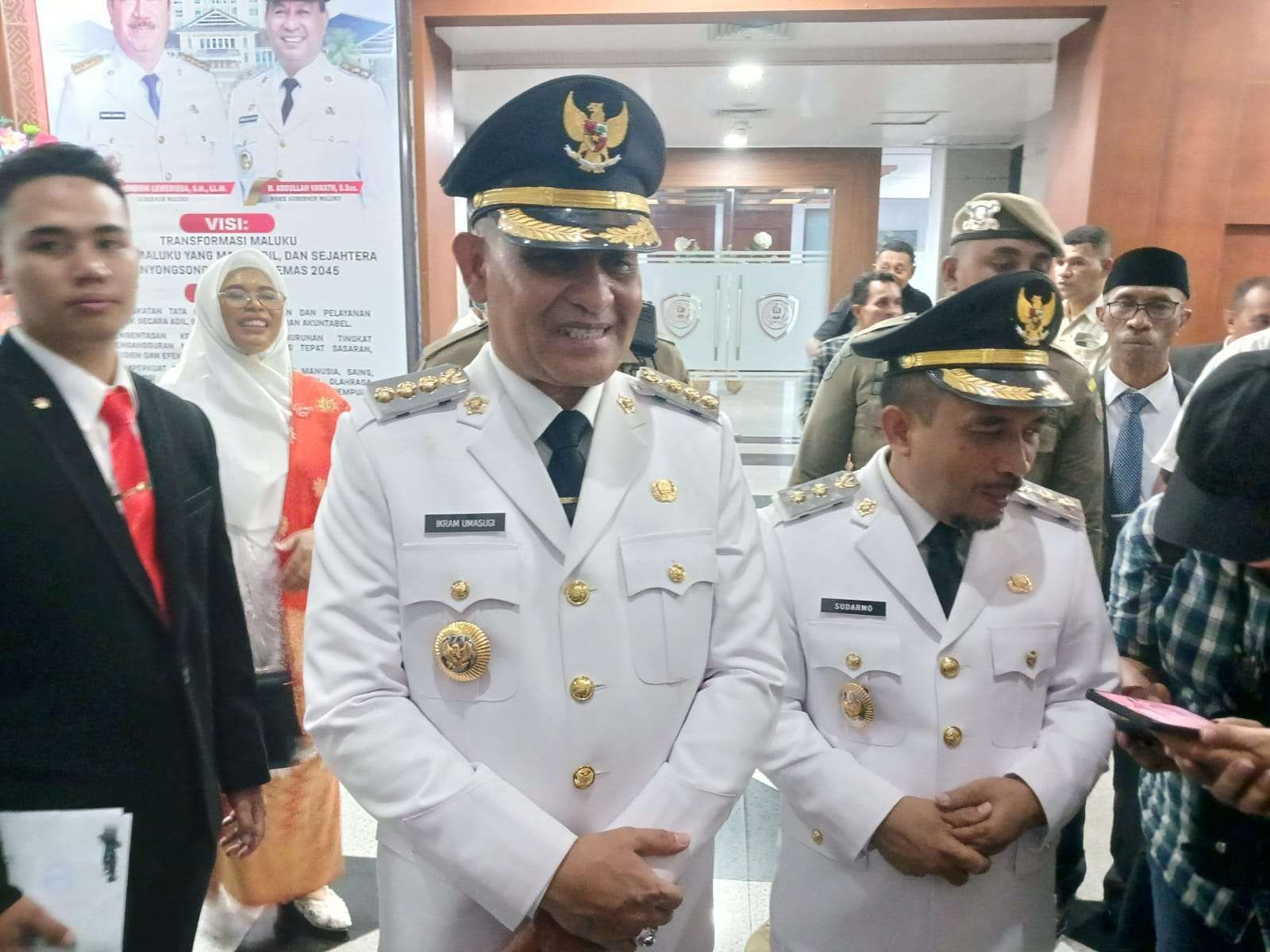 BUPATI BURU PERKUAT BIROKRASI, PELANTIKAN PEJABAT JADI LANGKAH STRATEGIS PEMERINTAH DAERAH